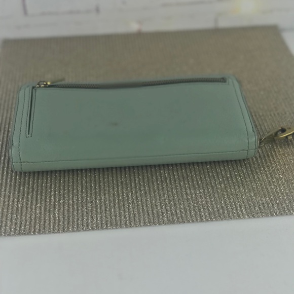 Fossil: Womens Full Zip Mint Green Wallet - Picture 7 of 11